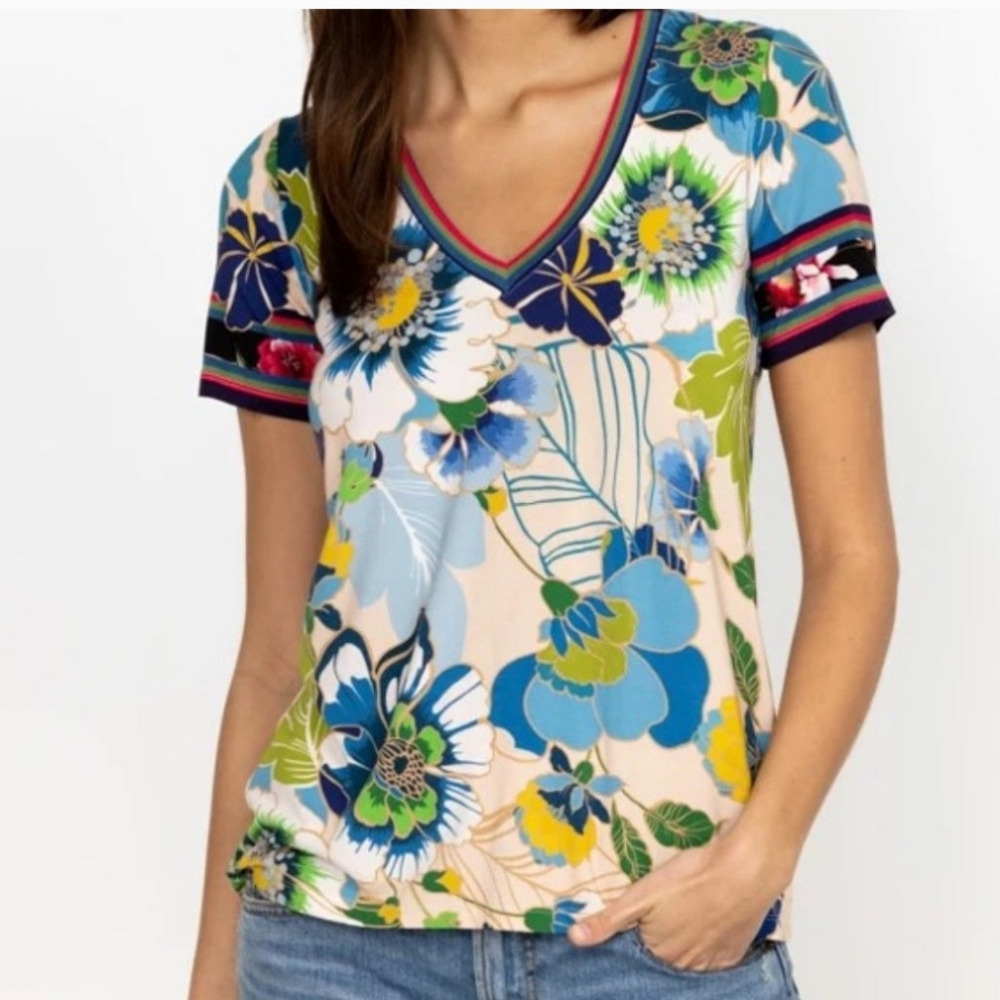 Jenn Favorite Short Sleeve Floral V-Neck Women's Top NWOT